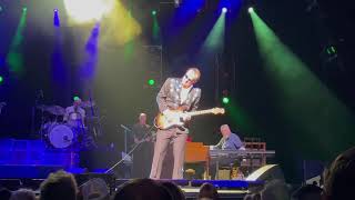 Joe Bonamassa in LR, AR -Django