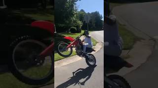 Im a neighborhood super star 🙌 on the big crf 150rb😈 | bent the corna!!