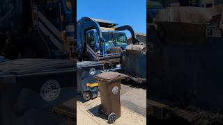 Pro recycle driver #garbage #garbagebin #recycling #garbage #trashbin #garbagecollection #trashcan