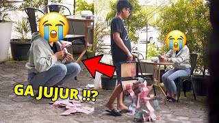 Cewe ini ngiranya Buta beneran lalu Nyuri Ratusan Juta, Gataunya malah Kena Mental !!