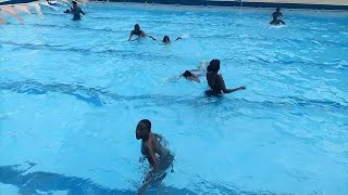 He races butterfly under water freestyle 🙄