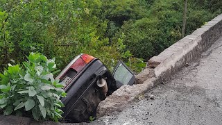 vehículo perdió pista en el puente de la Unidad entre Cotacachi y Atuntaqui (vía la merced) 2024