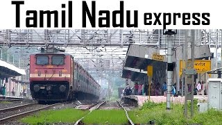 Indian Railways TAMIL NADU express honking through HABIBGANJ ! #indianrailways