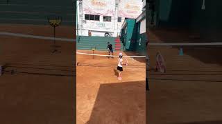 Aprendiendi a jugar tennis