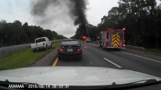 [Dashcam] Car fire with magnesium explosion