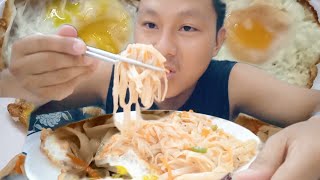 Rice Stick Noodles// Fry Eggs// Naga Mukbang