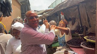 Chai!! Mile 1 market boils. See what market women did to Amaechi as he campaigns for Tonye Cole.