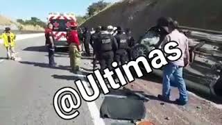 #EnVivo  Aparatosa volcadura de un auto de lujo Audi, sobre los carriles de sur a norte de la autopi