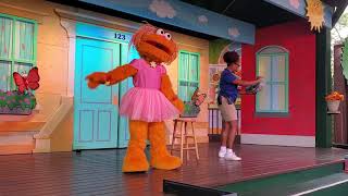 Story time at Sesame Street Safari of fun!!!