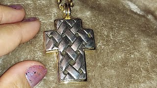 THRIFT STORE FIND TODAY 🌞 $4.75 RELIGIOUS CROSS ✝️ 🙏 ✨️ PENDANT NECKLACE VINTAGE 👍 😃