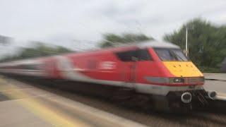 LNER Intercity 225 passes Finsbury Park