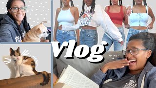 Shopping, Animal Sitting, and BOOKS! // Weekly Vlog // BeingDaphne