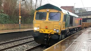 Freightliner Class 66951 passes through Smethwick Rolfe Street with 66544 on the rear