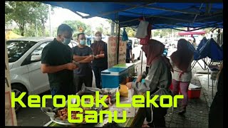 Keenakan keropok lekor ganu Moksu.Beratur panjang untuk membeli.