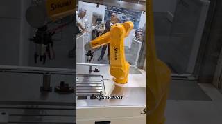 Staübli robot using tools at Equiplast 2023