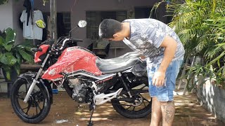 Lavando a minha moto (deixei ela brilhando 🤩)