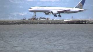 United 757-200 landing at KSFO