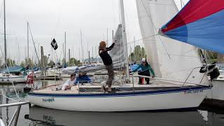 Merit 25 Spinnaker handling