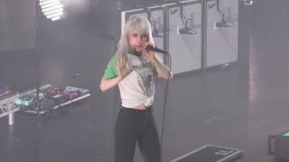 Paramore - Misery Business (Live at the Usher Hall - Edinburgh)