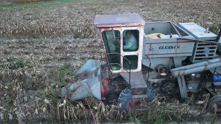 Gleaner K shelling corn