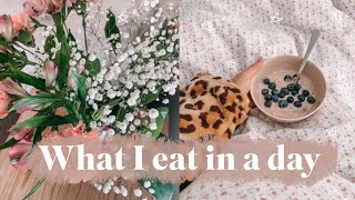 REALISTIC WHAT I EAT IN A DAY | EMILY ROSE