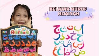 Unboxing-Fira Belajar Huruf Hijaiyah - Mainan Tempelan Kulkas Huruf Hijaiyah