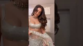 Hina khan big boobs