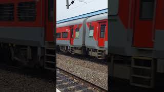 #12375 Tambaram Jasidih Junction Express furious skip at Tirusulam |