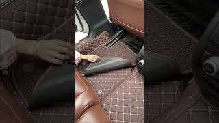 My car has Fantastic floor  mats that don't take up dirt。