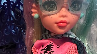 Monster High Unboxing - Lagoona Blue Is Pink Now?