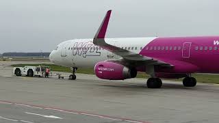 Подготовка самолёта Wizz air к взлёту и посадка на Канарских островах