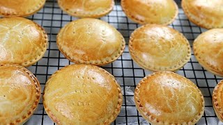 THE   MAKING OF THE EASIEST CHICKEN PIE.