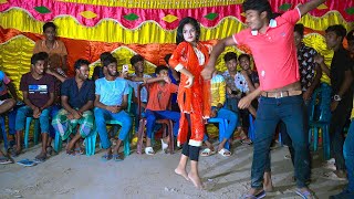 গ্রামের বিয়ে বাড়িতে অসাধারণ নাচ | Tinku Jiya Song | Bangla New Wedding Dance Performance By Juthi