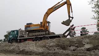 How the excavator lifted it from the road to the truck | Amazing Mini Excavator | Caterpillar Boy