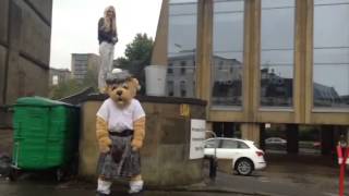 Rabbie the Cabbie does the ice-bucket challenge