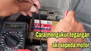 Cara mengukur tegangan aki sepeda motor.