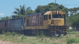 Trem N partindo de Timon sentido Teresina.