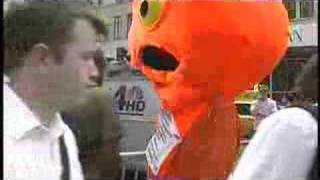 TV NEWS GUYS VS THE HUNGER AWARENESS MASCOT UNCUT !