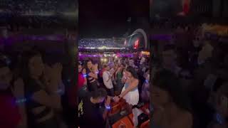 Propuesta de #matrimonio en el #concierto de #karolg en #medellin