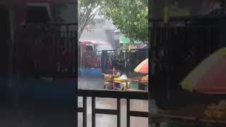 Untung Hujan Campur Angin, kalau Campur Sari Banyak Yang Joget...