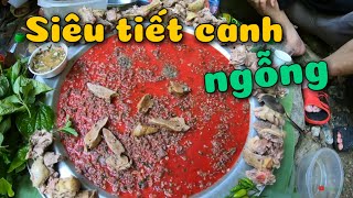 Hãm tiết canh ngỗng bằng muối