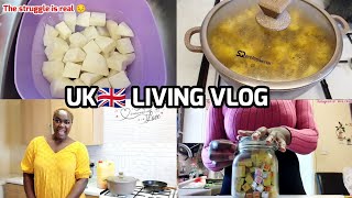 WEEKEND VLOG: COOKING DELICIOUS YAM PORRIDGE/TYPICAL STAY AT HOME MOM VLOG