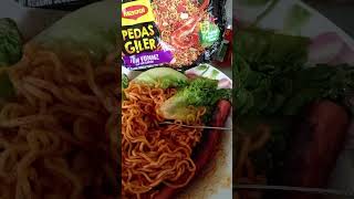 Makan Mi maggi pedas giller, memang bahaya untuk diri kita.. Sebab dia terlalu pedas 🤣🤣 #food #daily