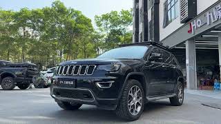 Black out kit for Jeep Grand Cherokee, looks better than the chrome.