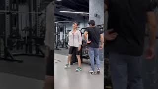 woman's prank with him boyfriend #explore #gym #viral #youtubeshorts 😁🔥💪🏻💯