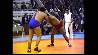 Ağır Sıklet Hayri Sezgin-- Ayhan Taşkın 1987-#wrestling #güreş