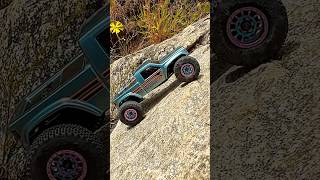 EVO Pro takes on big rock💪￼#offroaddriving #rctruck #rc #shorts ⛰️🧗‍♀️🤔🔥🔥