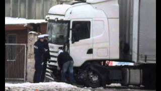 Śmiertelny wypadek osobówki z tirem na ulicy Hutniczej w Gdyni 17.01.2012