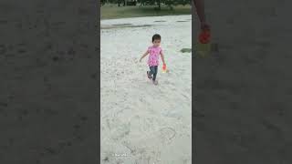 Santai-santai di pantai🥰 #kids #shorts #beach #walks