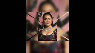 why people find her attractiv Salma hayek #ytshorts